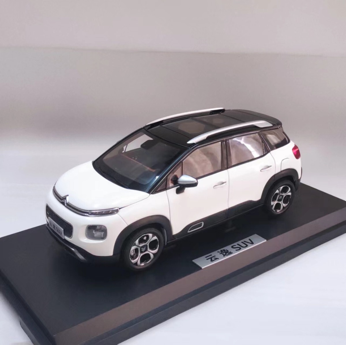 ミニカー 1/18 シトロエン C4 Aircross ホワイト 1/18 Citroen C4 Aircross /2018 China DongFeng Citroen Dealer