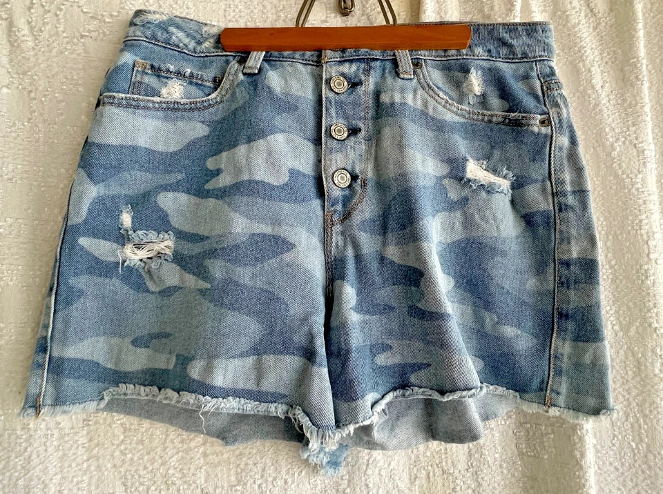 Pantalones Cortos Time And Tru Azul Claro Camuflados Denim Envejecido Botón Mosca Tiro Alto Talla 8 Foto 2 de 3