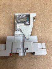 SIEMENS 2 POLE RELAY WITH BASE 3TX7110-5JC03/3TX7144-IE7 #111L22