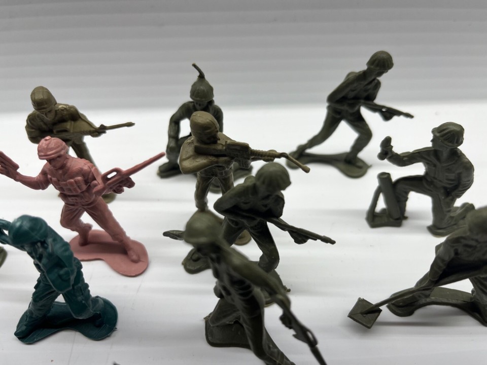 70+ PCS ARMY MEN TOY SOLDIERS MILITARY FORCE PLASTIC FIGURINE FIGURE eBay