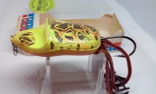 Vintage Rebel MOSS MASTER Brown Frog 2.5" Weedless Topwater/Surface Lure NOS - Picture 8 of 12