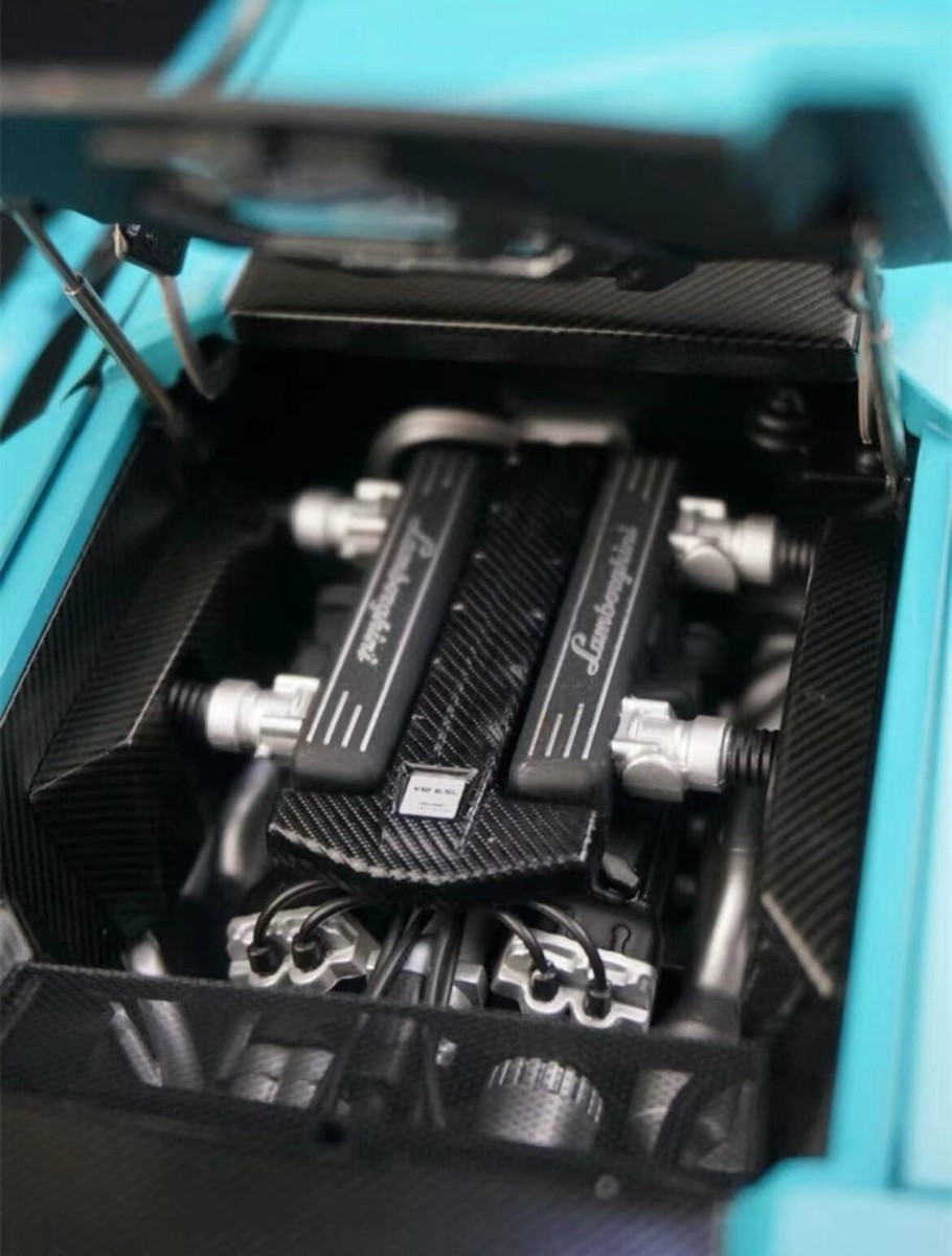 RARE* 1/18 AUTOart Lamborghini Murcielago LP670-4 SV RARE* 1/18 AUTOart Lamborghini Murcielago LP670-4 SV