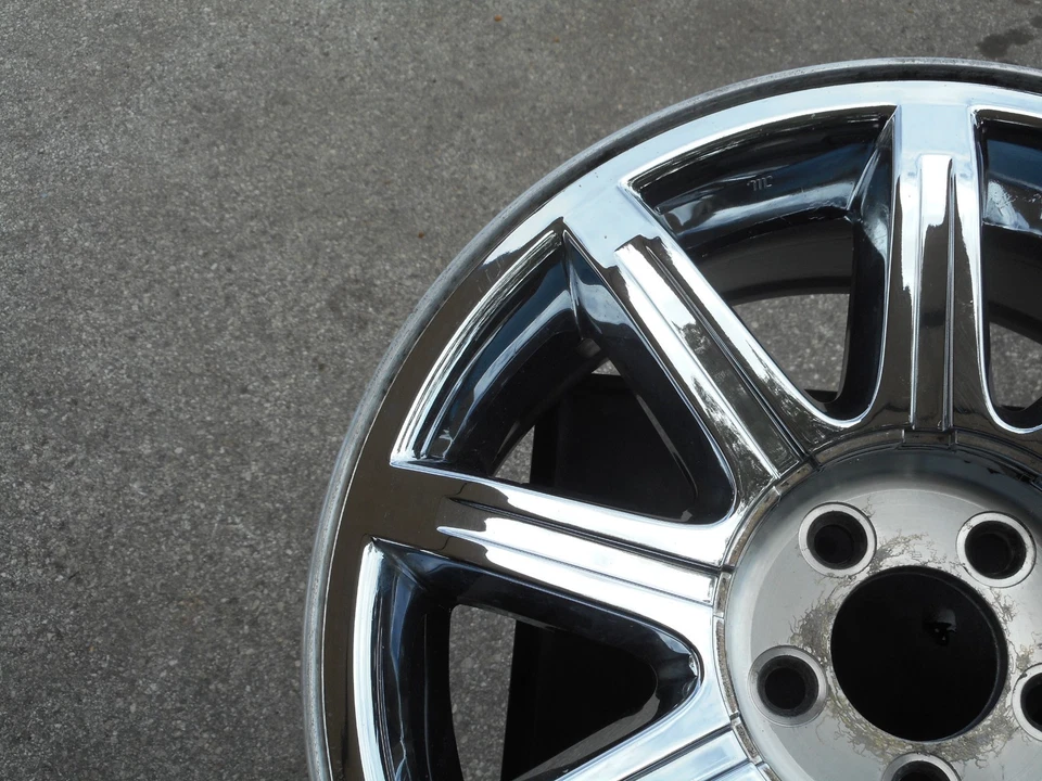 CHRYSLER 300 18" FACTORY OEM ALLOY RIM 2005-2006 04782489AA OW2244 - Image 2 of 4