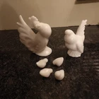 Vintage HEISEY By Imperial Milk Glass Rooster Hen & Chicks Figurines