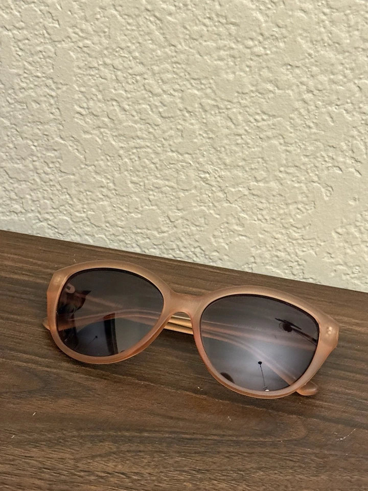 Gafas de sol Calvin Klein rosa lechoso CK19536S 664 para mujer gafas de diseñador Foto 2 de 4