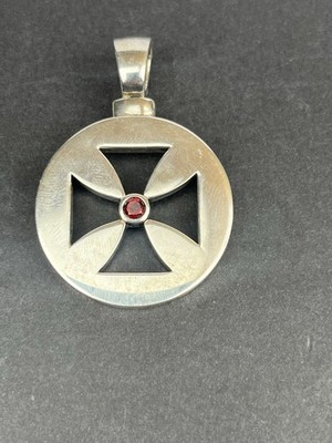 KC Studio Sterlingsilber runder Malteserkreuz Anhänger - 30g - 2010