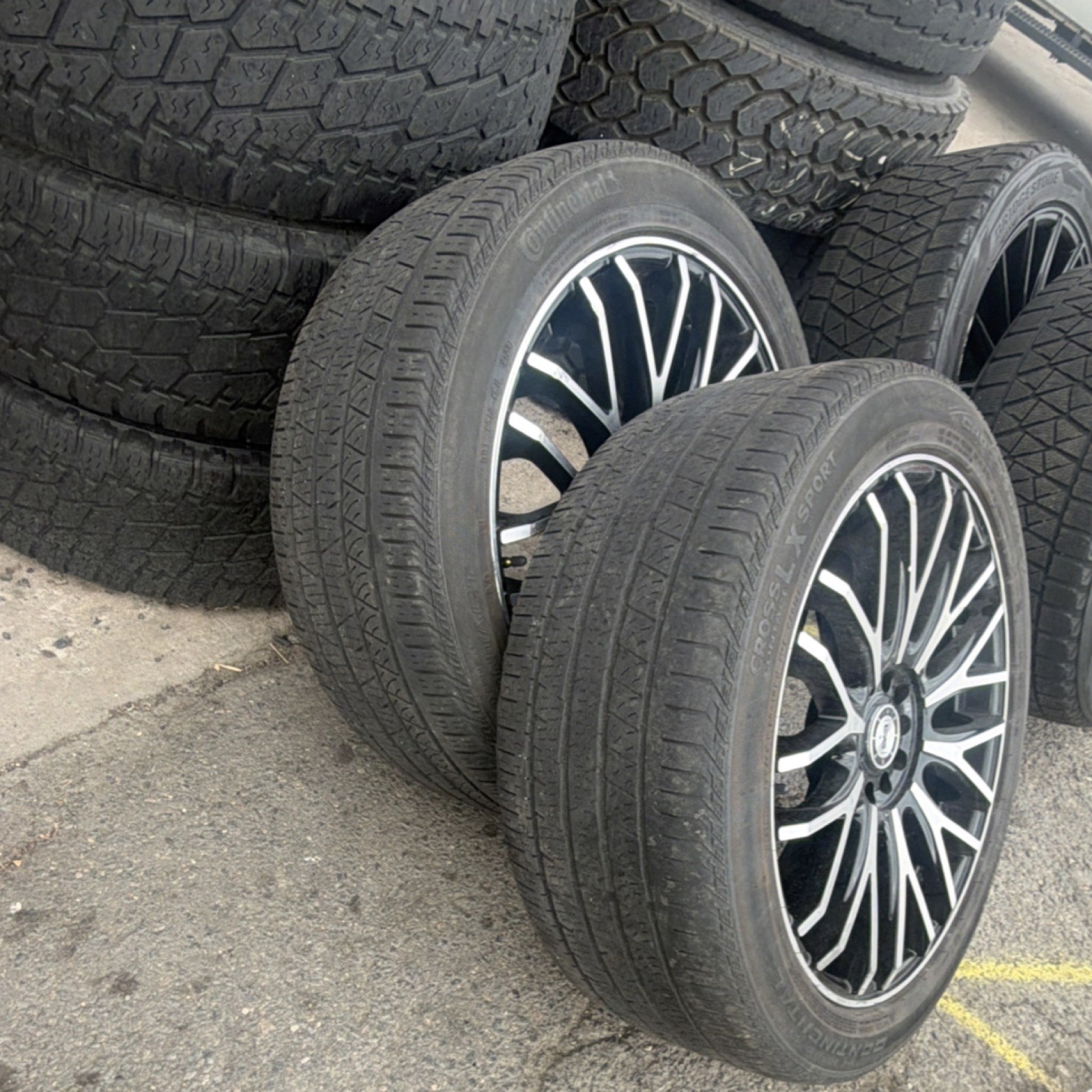 McLaren 720s Forge Line track wheels with Toyo R888R tires