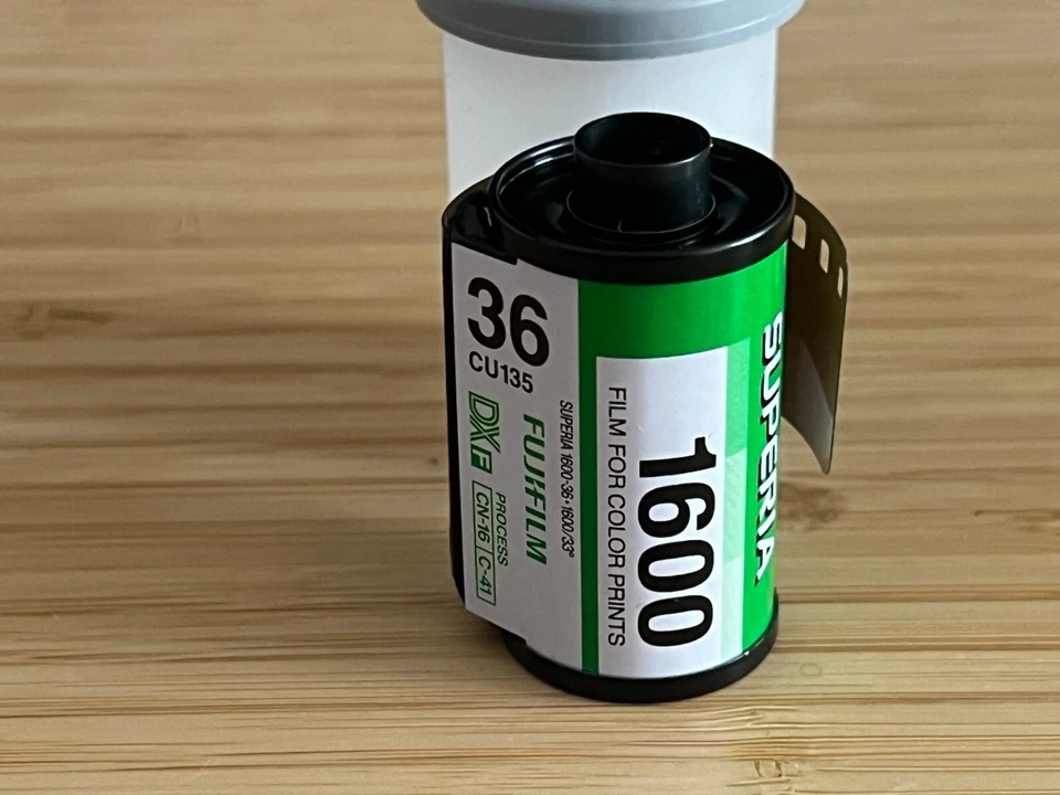 6x Rolls Fujifilm Superia 1600 (Expirado) - Imagem 4 de 4