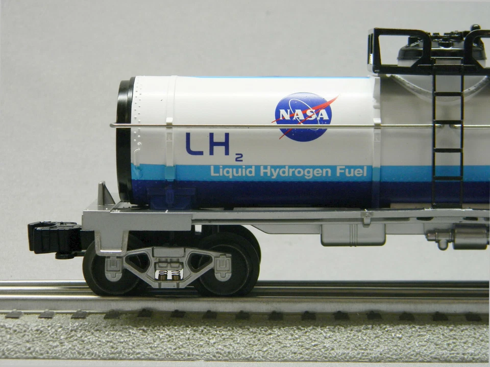 LIONEL SPACE LAUNCH TANK CAR O GAUGE nasa railroad tanker freight 2123080-T NEW - Image 3 of 4