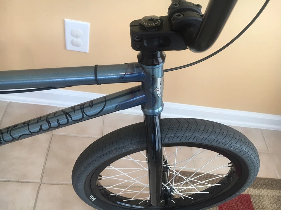 Bicicleta BMX S&M BTM Mike Hoder Personalizada Rara Gyro Tabs Trans Azul Cielo Completa 20.75 Foto 2 de 4