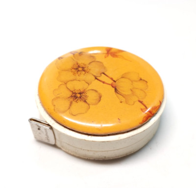 Vintage Hoechstmass flowery measuring tape 150 inches auto retractable