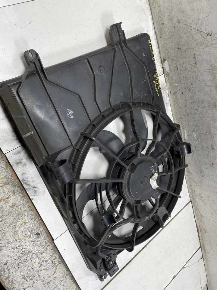 2014 HYUNDAI TUCSON GLS RADIATOR FAN MOTOR ASSY OEM+ - Image 4 of 4