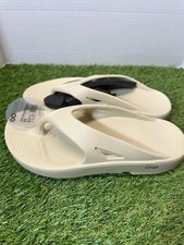 OOFOS OOriginal Thong Sandals Men 8 Eggnog Recovery Comfort Unisex