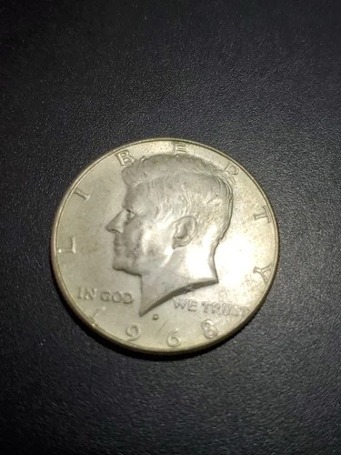 1968-D 50C Kennedy Half Dollar 40 % Silver Au