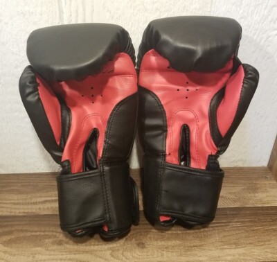 Title Classic Boxing Gloves Adult Black Red 12 OZ Boxing Kick
