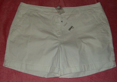 LADIES SIZE 18 WHITE SHORTS NEW WITH 