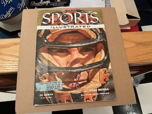 Signed Yogi Berra 1955 Sports Illustrated Full Magazine Mailing Label JSA COA - Picture 2 of 6