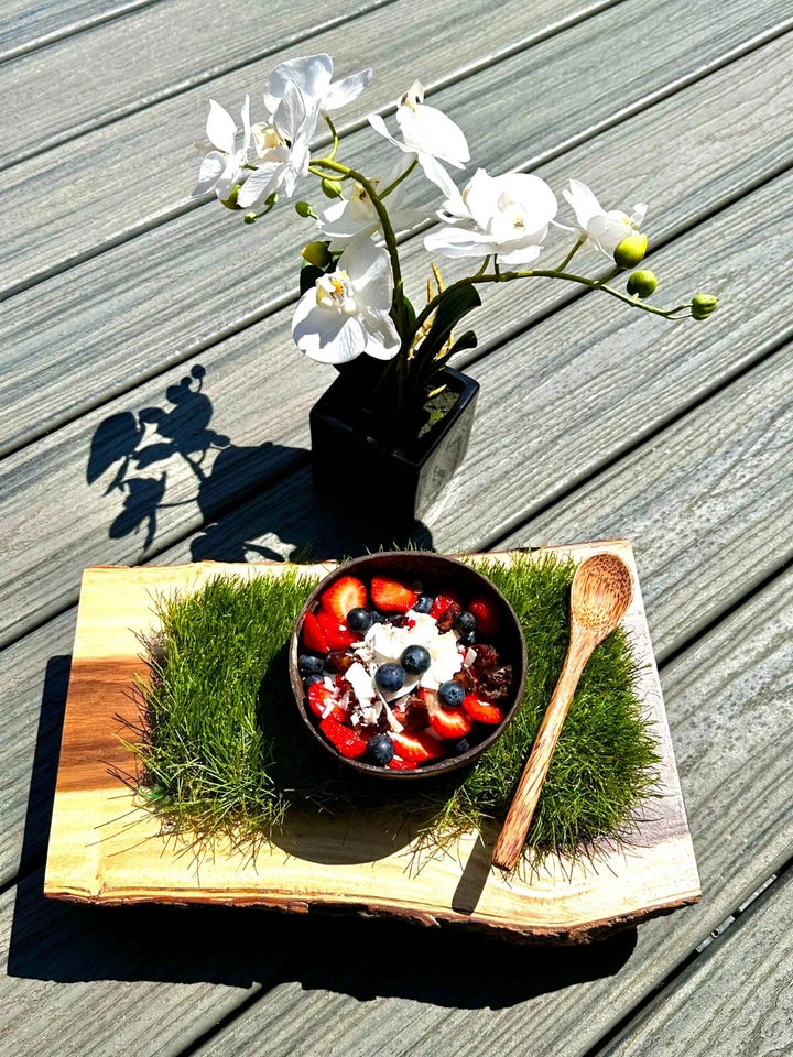 Handgefertigtes Kokosnussschalen-Set mit Holzlöffel mit freiem Silikonsockel - Bild 3 von 4