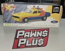 1:18 FORD XB FALCON MFP MAD MAX SEDAN V8 INTERCEPTOR GREENLIGHT 1974 With COA