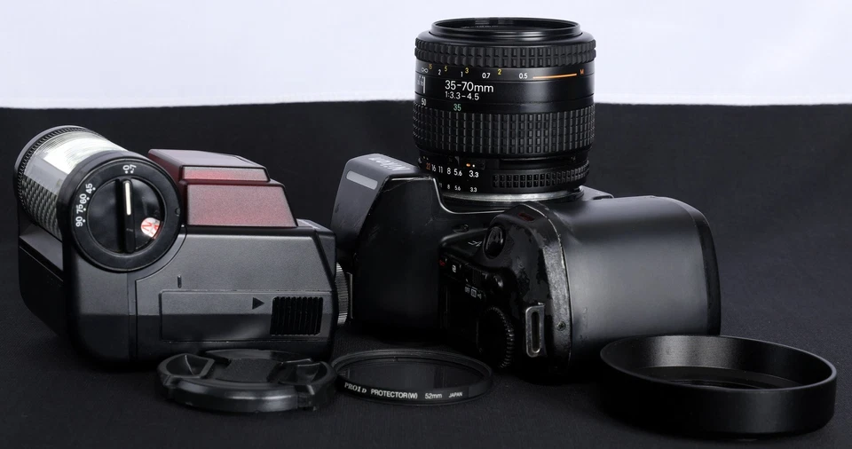 VG Nikon N8008 AF 35mm Film SLR c/w Nikon AF NIKKOR 35-70mm Zoom Lens &SB-20 Kit - Image 2 of 4