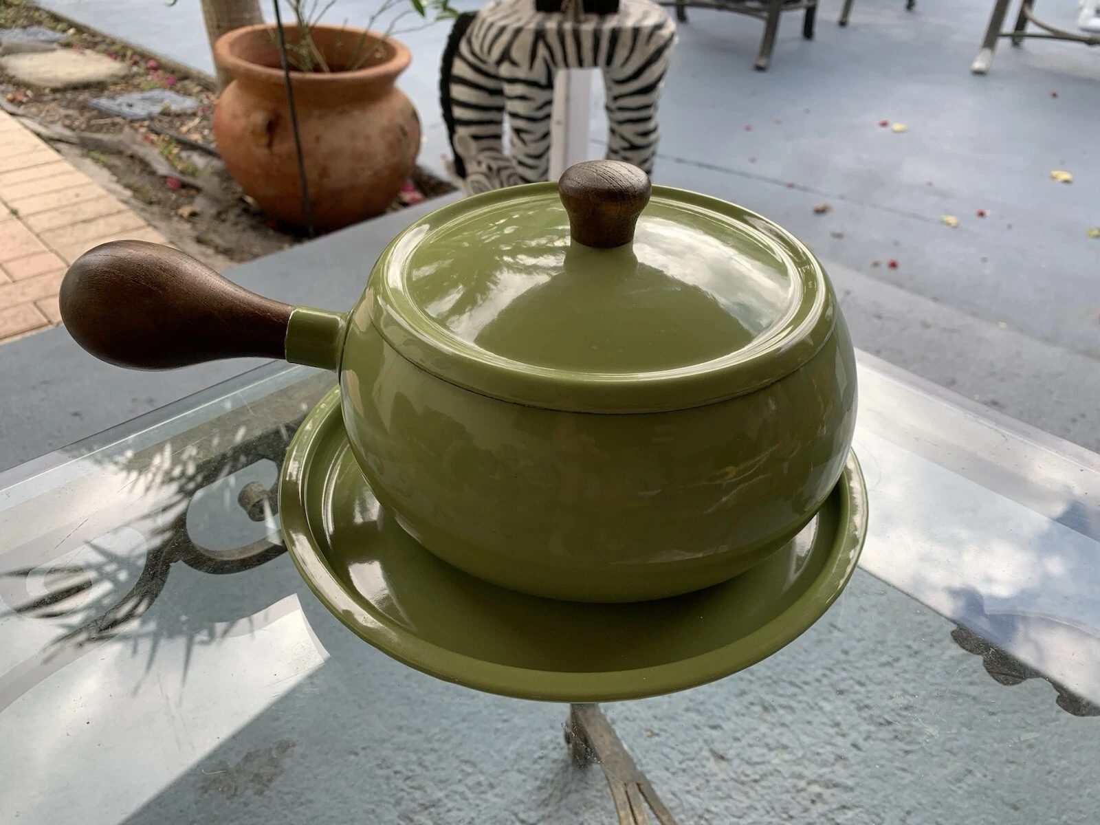 Vintage Fondue Pan & Plate Avocado Green Gourmet Enamelware Japan
Opens in a new window or tab