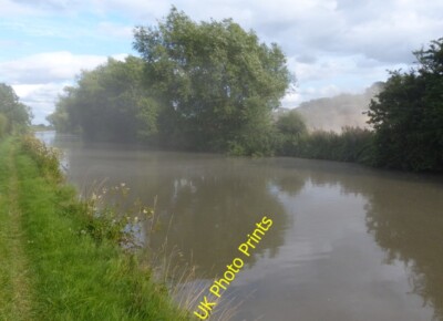 Foto 6x4 Grand Union Canal bei Bugbrooke Eine Spreuwolke weht AC c2015