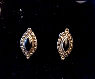 Faux Onyx Marcasite Pierced Stud Earrings Vintage 5/8'' long Silver Tone Cabochon