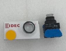 *New in Box* IDEC ABW110-Y PushButton 22Mm Momentary Flush 1No
