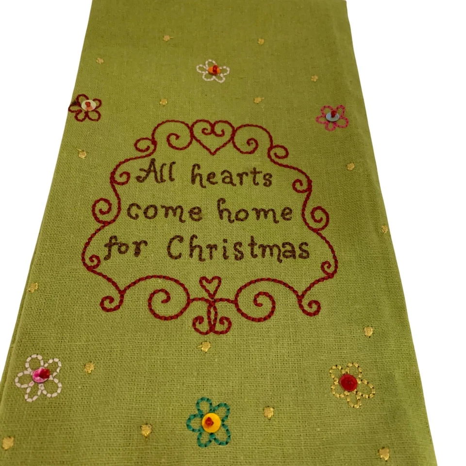 Natural Life Todos los corazones vienen a casa para Navidad bordado toalla de mano pompones Foto 2 de 2