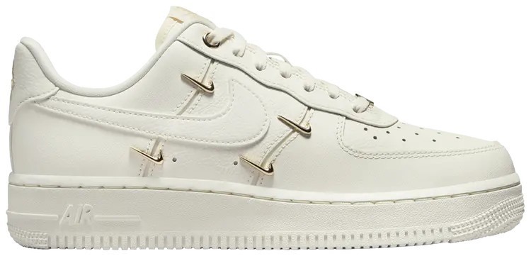 Preços baixos em Nike Air Force 1 '07 LX Mini Swoosh - Metallic