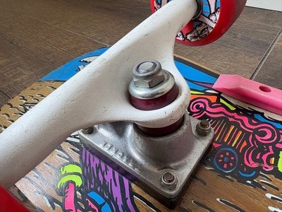 WORLD INDUSTRIES Mike Vallely Skateboard Original complete | eBay