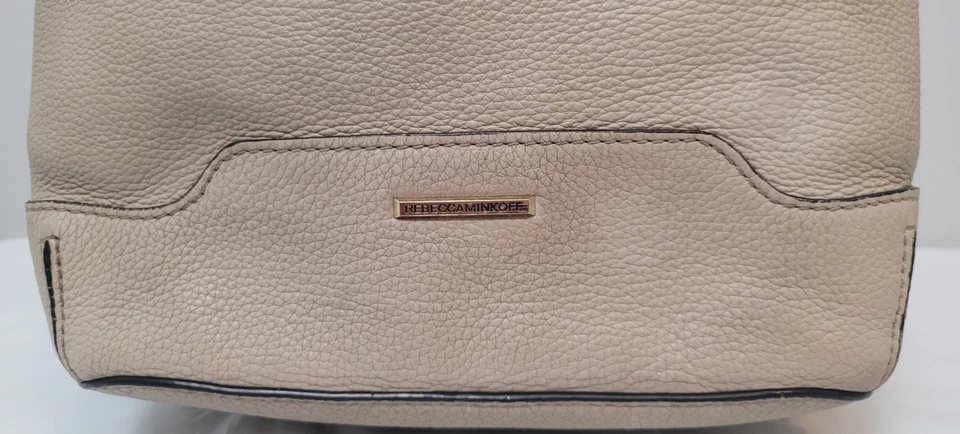 Bolso tipo cubo de cuero Rebecca Minkoff Bandolera Cartera de hombro Borlas con cordón Foto 3 de 4