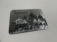 Targa ricordo metallo Venezia Italia cartolina punto di riferimento in rilievo Basilica di San Marco