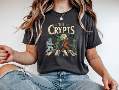The Crypts Funny Bigfoot Alien UFO Retro Vintage Graphic T-Shirt