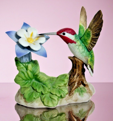 Bronson Collectibles Costa's Hummingbird w/ Columbine Porcelain Figurine 1996