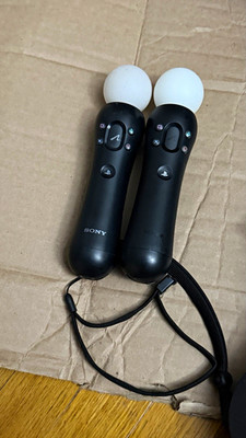 Sony PlayStation Move Wireless Motion Controllers (2) w/ Charging Dock PS3 PS4