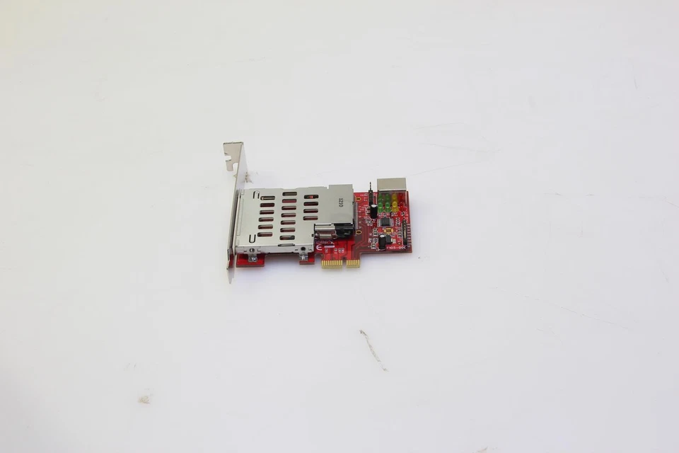 NEW StarTech.com Dual Profile PCI Express SKU215643 - Image 3 of 4