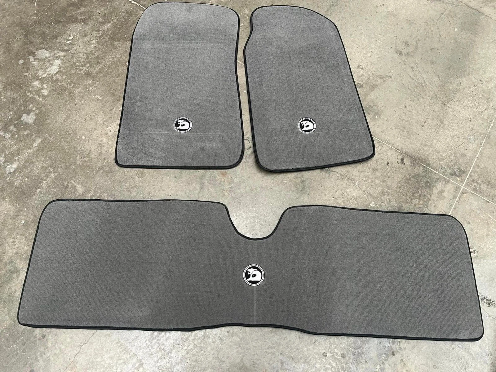 Picture 1 of 3