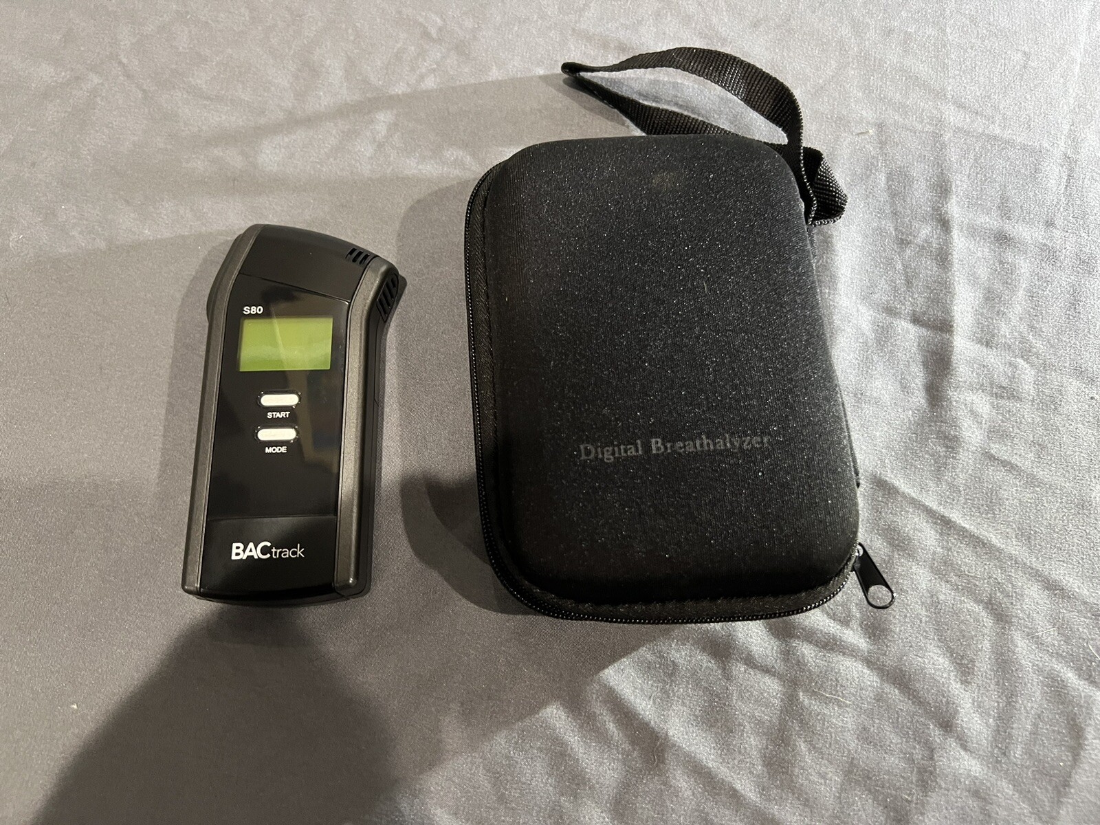BACtrack S80 Pro Portable Breathalyzer Black, Turns On (No