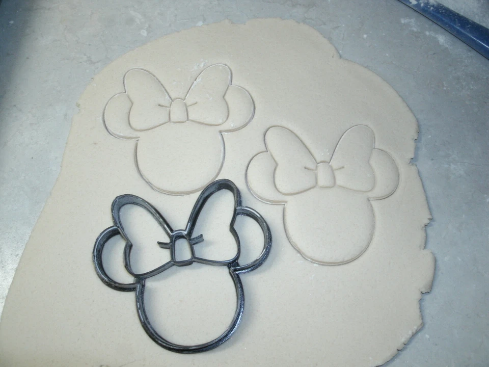 MICKEY AND MINNIE MOUSE HEADS DISNEY SET OF 2 SPECIAL COOKIE CUTTER USA PR1017 - Image 2 of 4