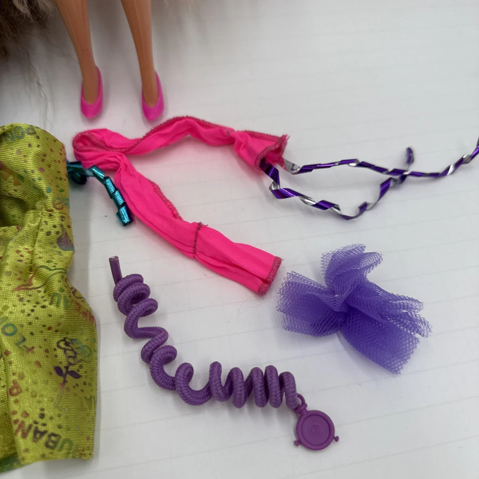 全发芭比娃娃黑发和金发娃娃套装加配件 — 第 2/4 张图片