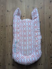 Sleepyhead Deluxe in Excellent conditon with red and white cover