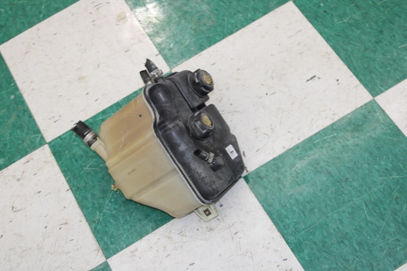 Maserati Ghibli 2014-2019 Coolant reservoir