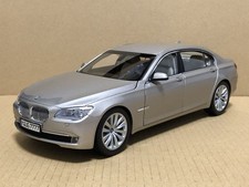 Kyosho 1/18 BMW 7 Series Long F02 Dealer Special Edition Color Kyosho 1/18 BMW
