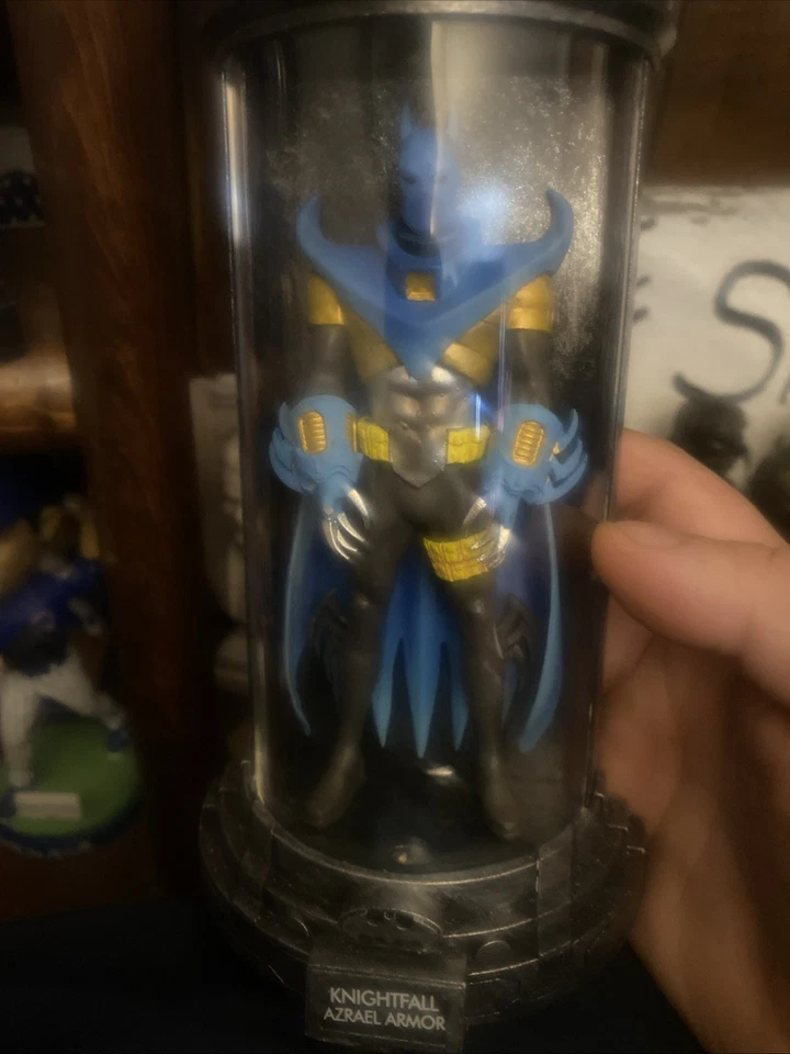 Décadas de Batman Baticueva Busto Azrael DC Comics Nuevo Sellado Edición Limitada Raro Foto 2 de 3