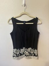 Women s Gap Black V Neck Tank With White Floral Design, Size M