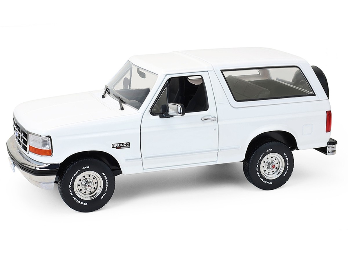 1993 FORD BRONCO XLT OXFORD WHITE 1/18 DIECAST MODEL CAR BY