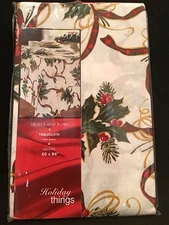 NEW Linens ‘ n Things Holiday Christmas Cotton Oblong Tablecloth 60 x 84" Holly