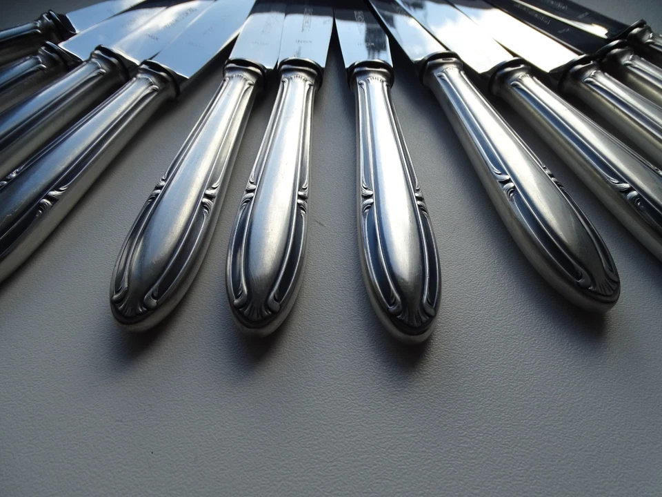 12 couteaux en métal argenté RENEKA modele ART DECO - 12 pers - 25 cm - LOT 2 - Photo 2/4