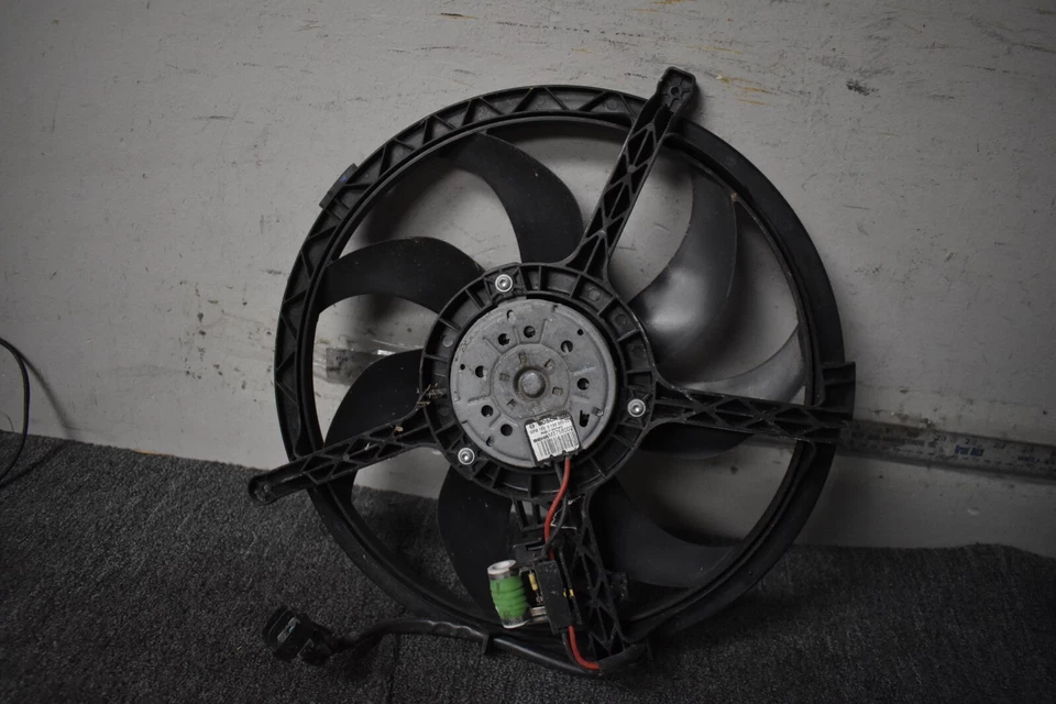 2007 MINI COOPER VENTILADOR DE REFRIGERAÇÃO DO MOTOR FABRICANTE DE EQUIPAMENTO ORIGINAL - Imagem 4 de 4